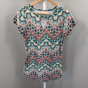 Bobbie Brooks Short Sleeve Keyhole Chevron Print